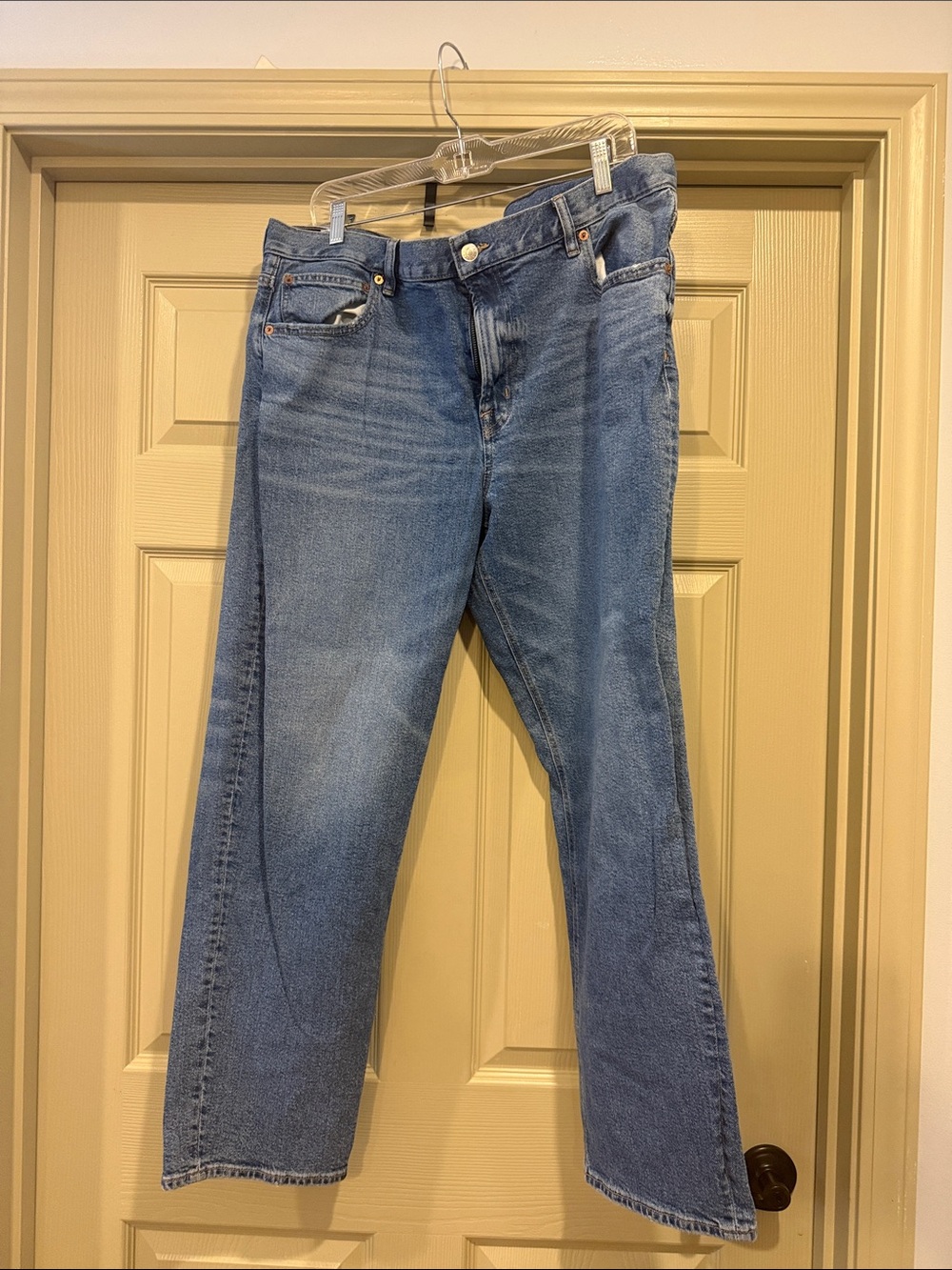 American Eagle Outfitters Women's Straight Leg Jeans - Light Blue Wash